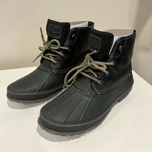 UGG Men Zetik Size 8 Black Waterproof Leather Duck Snow Boots